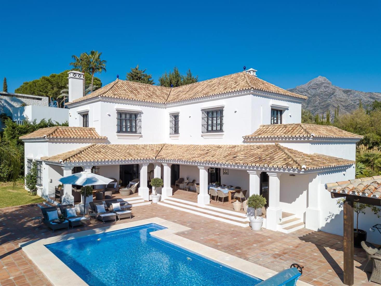 Luxury Villa In Marbella Golden Mile Экстерьер фото